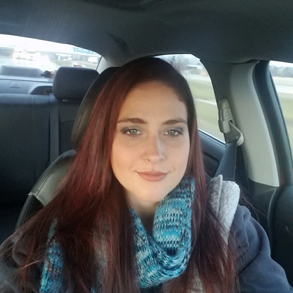 Meet your Posher, Jessica - Picture 2 of 2